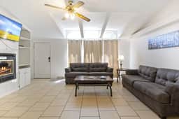 1174 COZY (2 STORY)