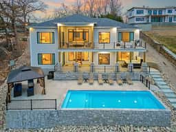 5570 ALONA POINT