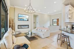 5570 ALONA POINT
