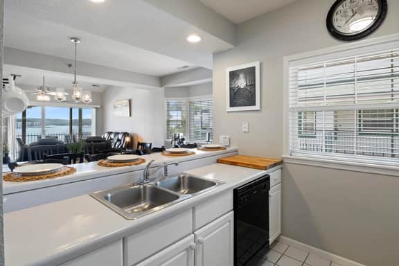 508 W HARBOUR TOWNE