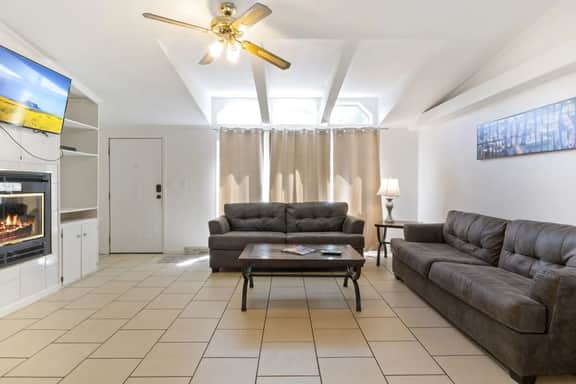 1174 COZY (2 STORY)