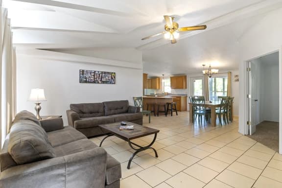 1174 COZY (2 STORY)